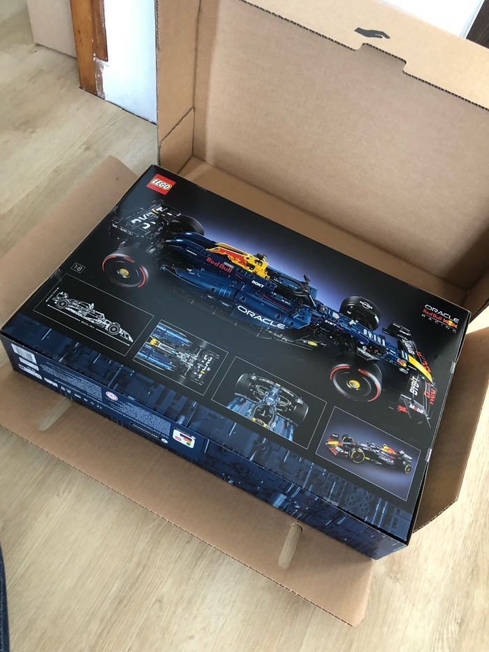Voiture lego technic neuf Red Bull 42206 - photo numéro 2