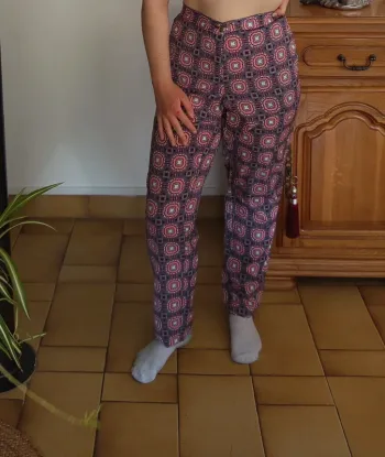 Pantalon fluide à motif vintage