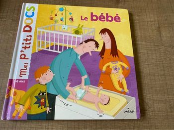 Livre mes petits docs le bébé