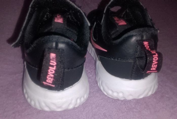 Baskets bébé noires/rose Nike - photo numéro 3