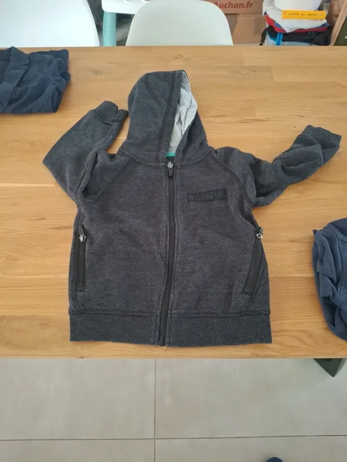Lot vêtements garçon 5 ans - photo numéro 17