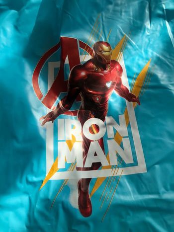 Tablier garçon iron man neuf  4 ans.