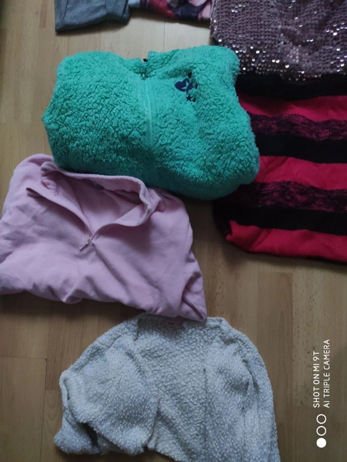 Lot vêtements pull gilet 10ans - photo numéro 3