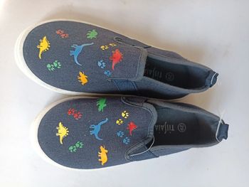 Chaussures été dinosaures taille 29