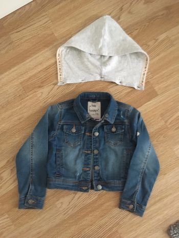 Veste en jean taille 116.