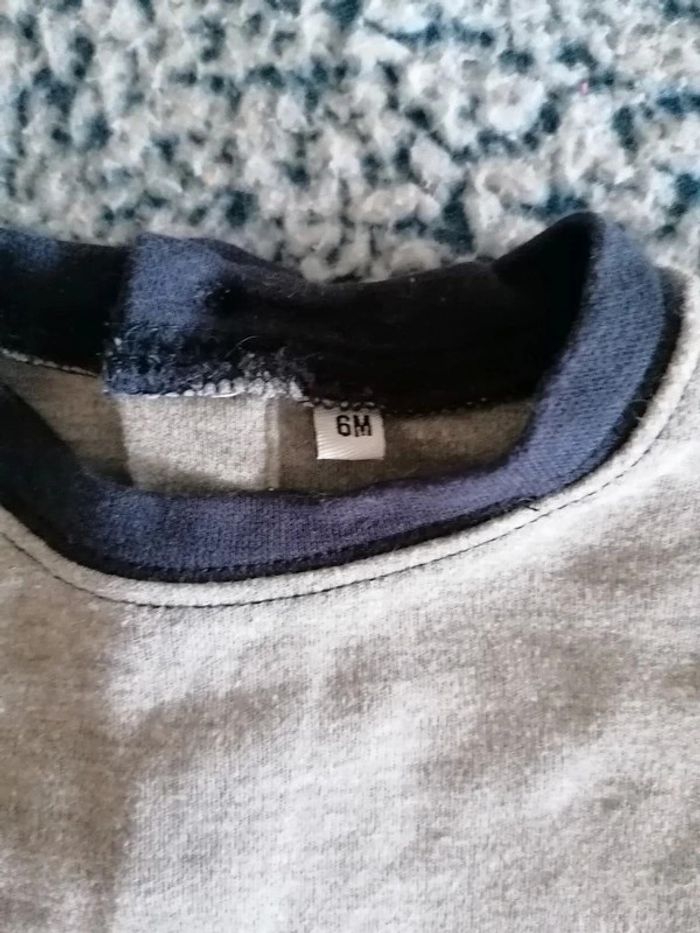 Tee-shirt et jeans garçon taille 6 mois - photo numéro 3