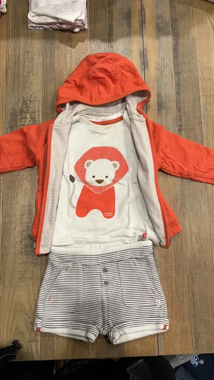 Veste réversible avec short et 2 tee shirt si