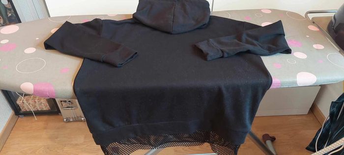 Beau sweat femme capuche noir Tally Weijl S Dark Roses très bon état - photo numéro 4