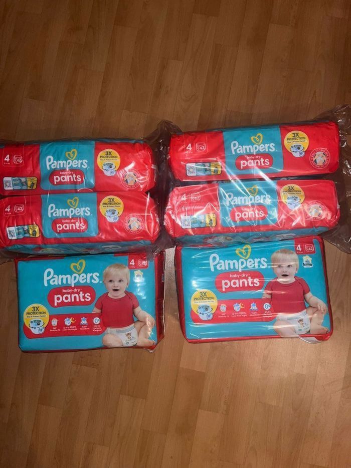 Lot de six paquets couches Pampers pants culottes T4 taille 4