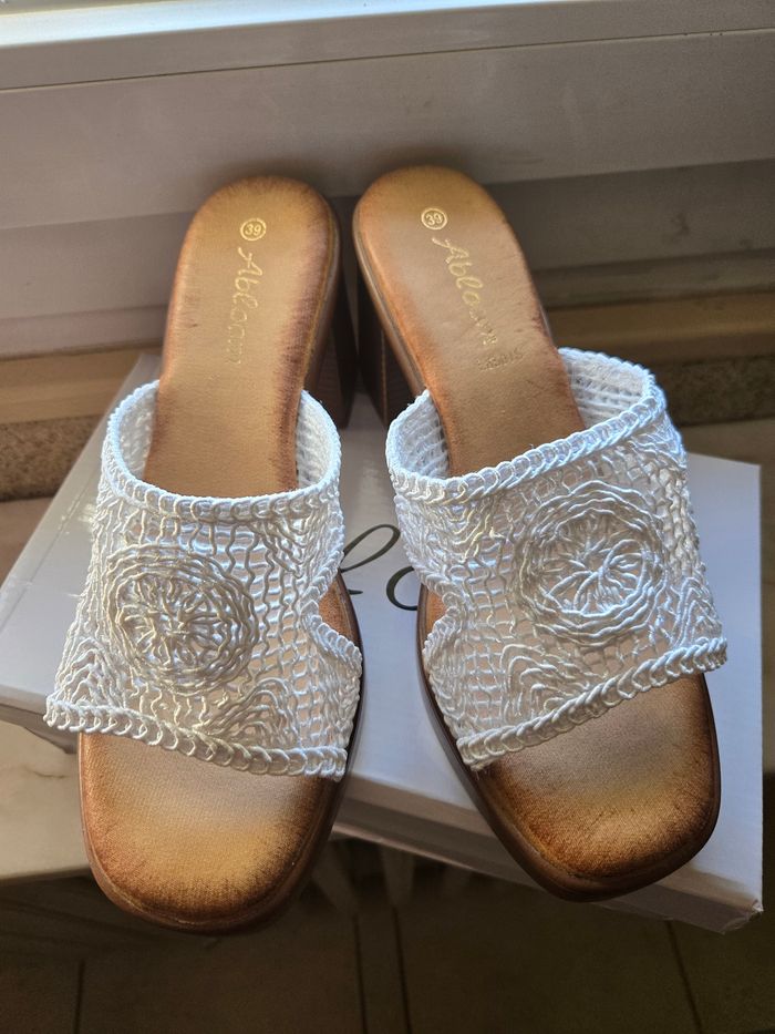 Mules ajourées blanches P39 neuves (Abloom) - photo numéro 2