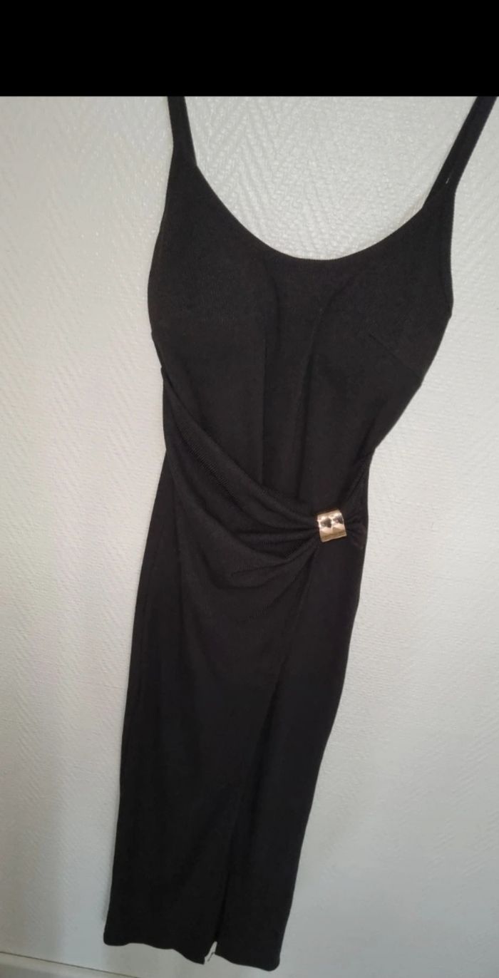 Robe femme inconnu
