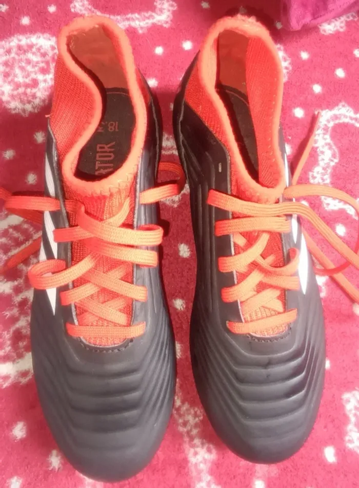 Baskets à crampons rouge/noir Adidas Predator - photo numéro 2