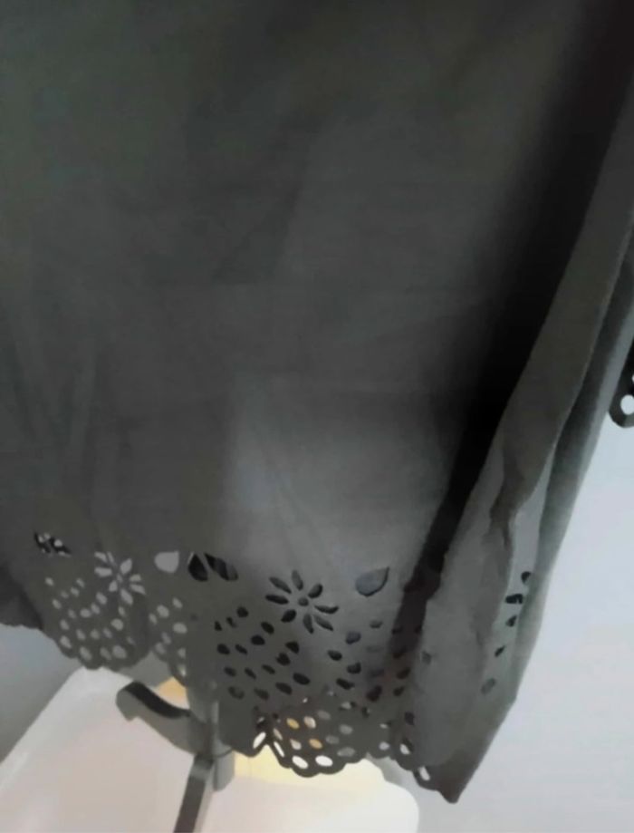 Cardigan Grande Taille 52 – Ouvert Devant, Manches Dentelle & Design Élégant Noir - photo numéro 4