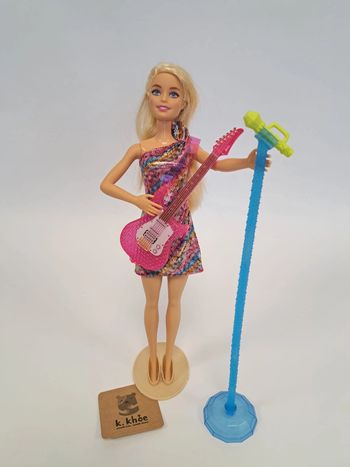 Poupée Barbie Malibu chanteuse