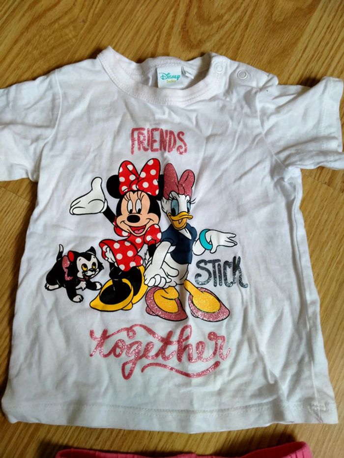 Ensemble tee shirt et short. Disney. Taille 18 mois - photo numéro 4