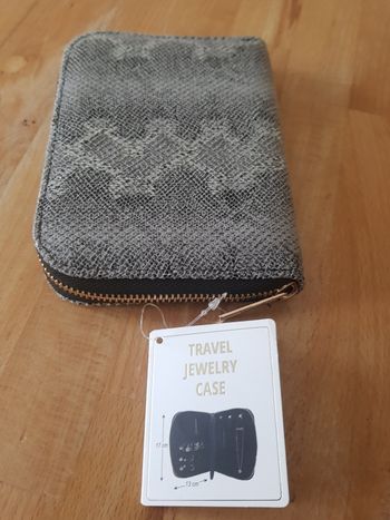 Trousse à maquillage neuve