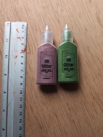 Lot de 2 bouteilles de paillettes