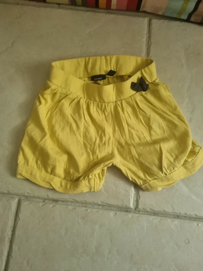 Short fille