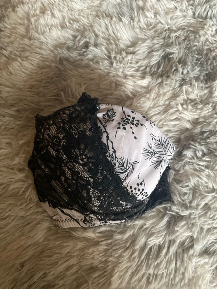 Soutien-gorge à dentelle - photo numéro 2