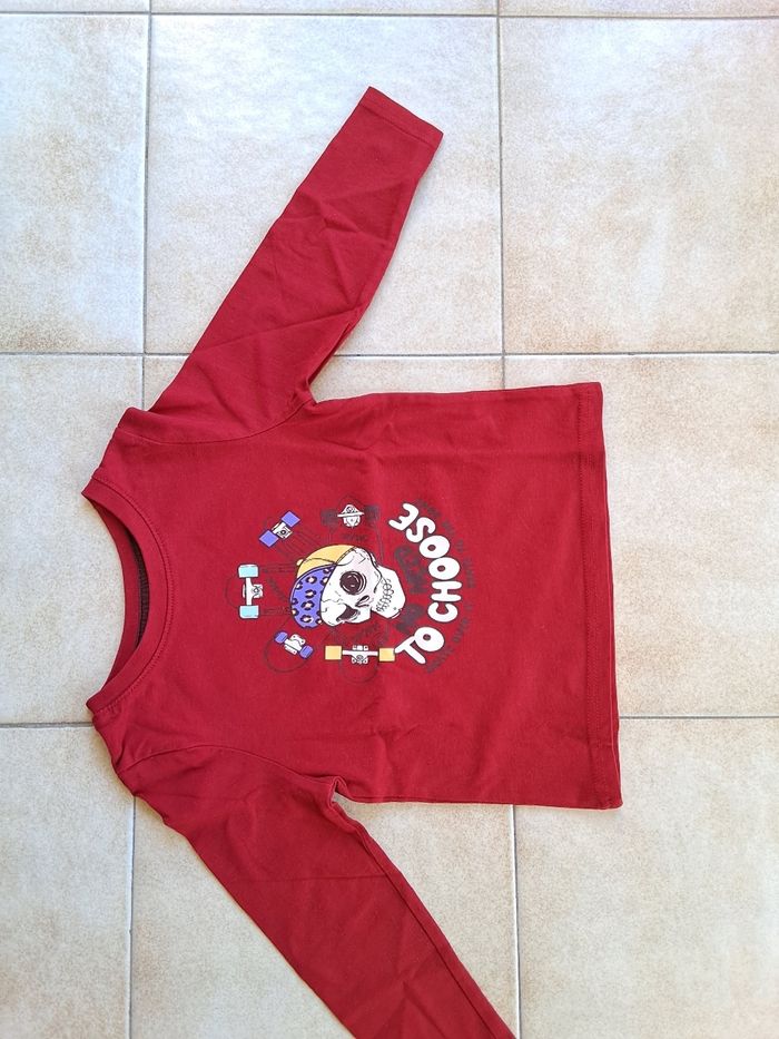 Tee-shirt manches longues 3 ans Kiabi neuf.
