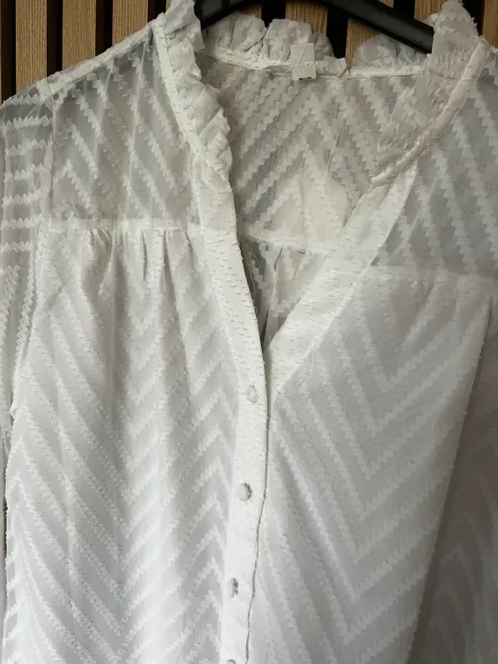 Blouse blanche taille SM - photo numéro 2