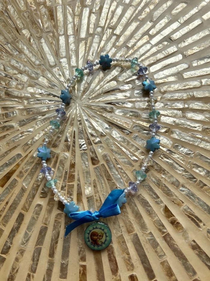 Reine des neiges collier neuf