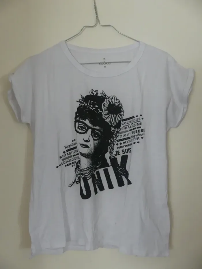 t-shirt blanc avec dessin