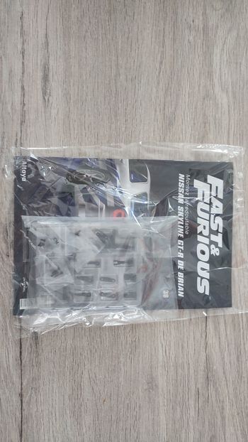 Lot fascicule avec pièces numéro 38 n° 38 Nissan Skyline GT-R R34 Fast & Furious de Brian O'Conner 1
