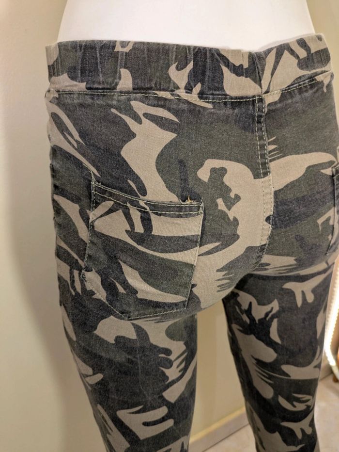 Pantalon skinny imprimé militaire kaki - photo numéro 3