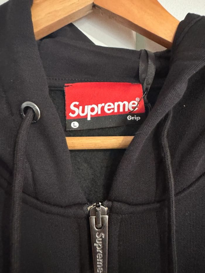 Pull / Sweat zippé noir Supreme Taille L - photo numéro 2