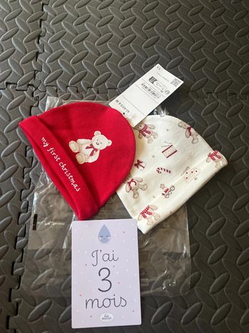 Bonnets mon premier noël C&A