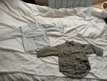 Lot 2 chemises manches longues marques diverses 3 ans