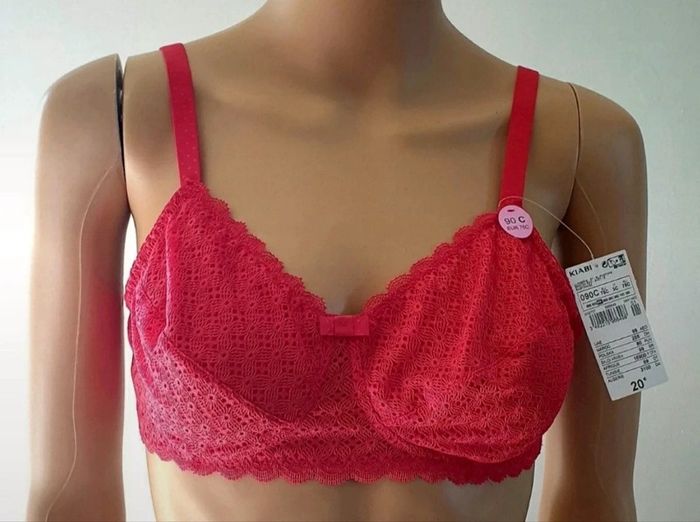 👙 Soutiens-gorges rouge avec dentelles 90C neuf etiqueter #emyfleury_soutifs 👙 - photo numéro 4