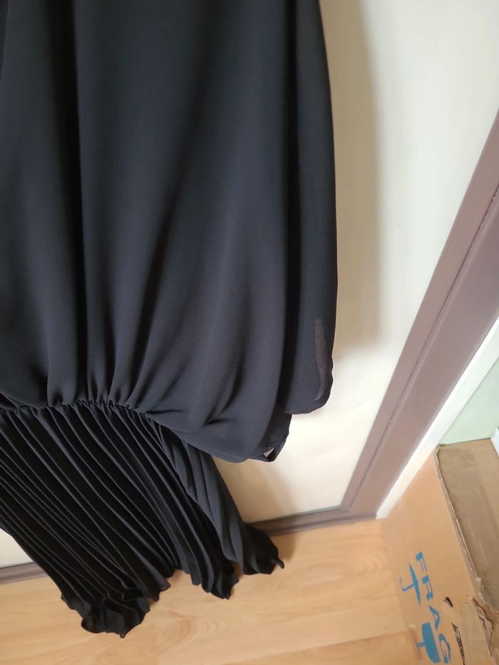Robe noir midi avec manches courtes chauve-souris - photo numéro 3