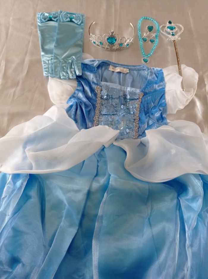 Déguisement robe princesse et accessoires 6ans