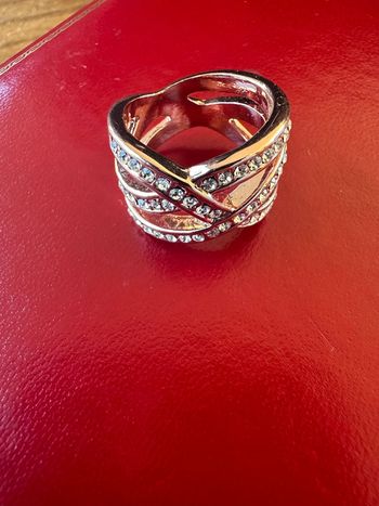 Bague fantaisie avec brillants