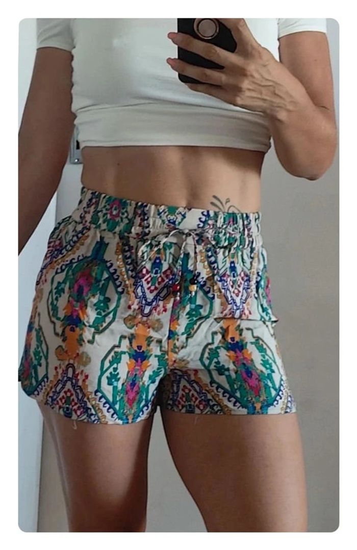 Short léger imprimé Zara neuf - 34 - photo numéro 3
