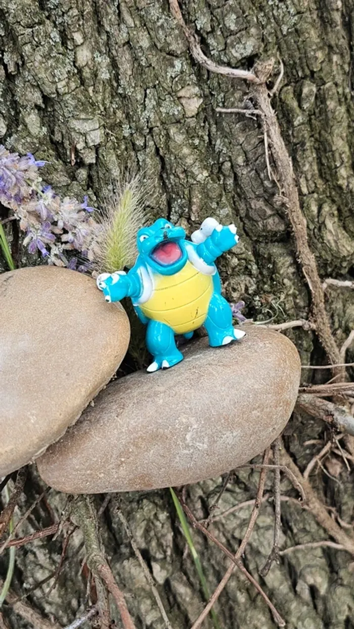 Super figurine Pokemon tortank - photo numéro 2