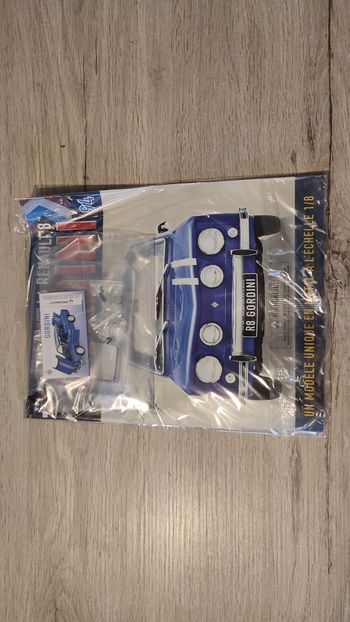 Fascicule complet scellé numéro 94 n°94 Renault R8 Gordini 1/8 1/8ème Eaglemoss Collections #D61