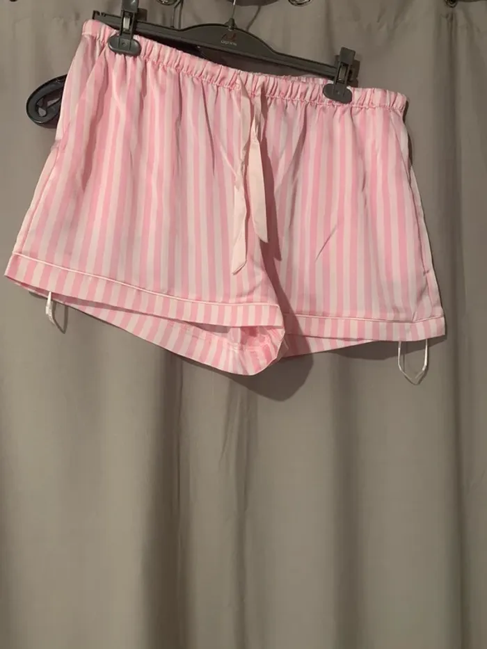 Pyjama satiné - photo numéro 3