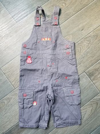 Salopette taille 6 mois très bon état