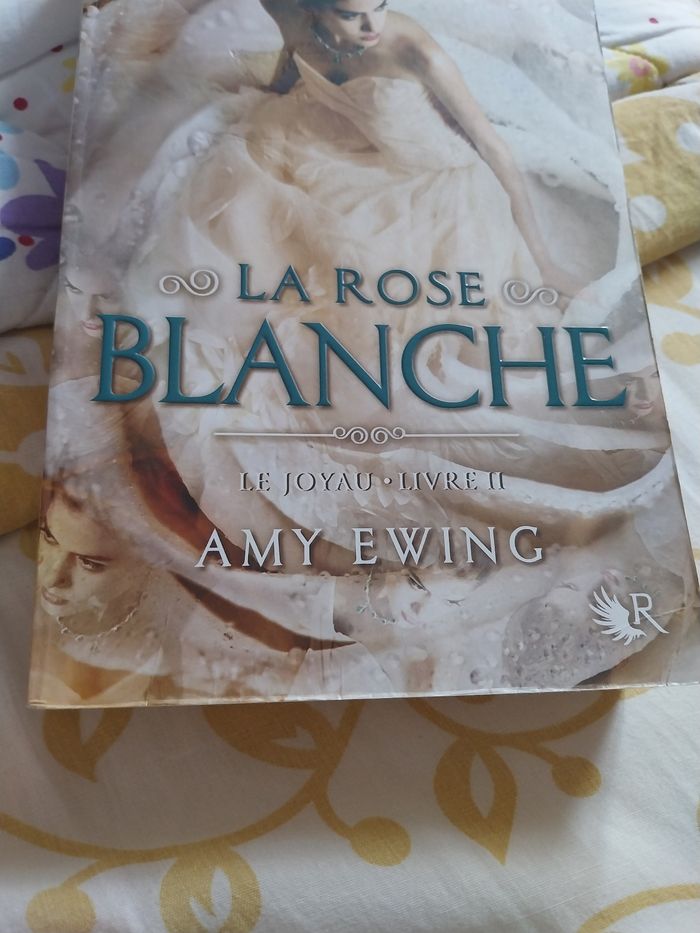Roman Le Joyau tome 2 La Rose Blanche Amy Ewing Collection R - photo numéro 3