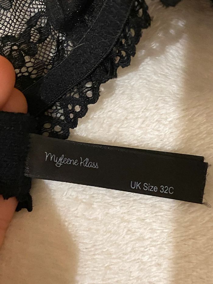 Soutien gorge Ouvert en dentelle Taille 85C - photo numéro 4