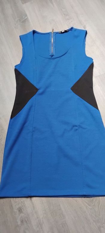 Robe bleue et noire