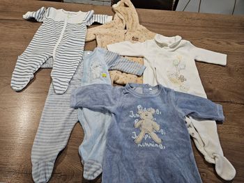 Lot 5 pyjamas 