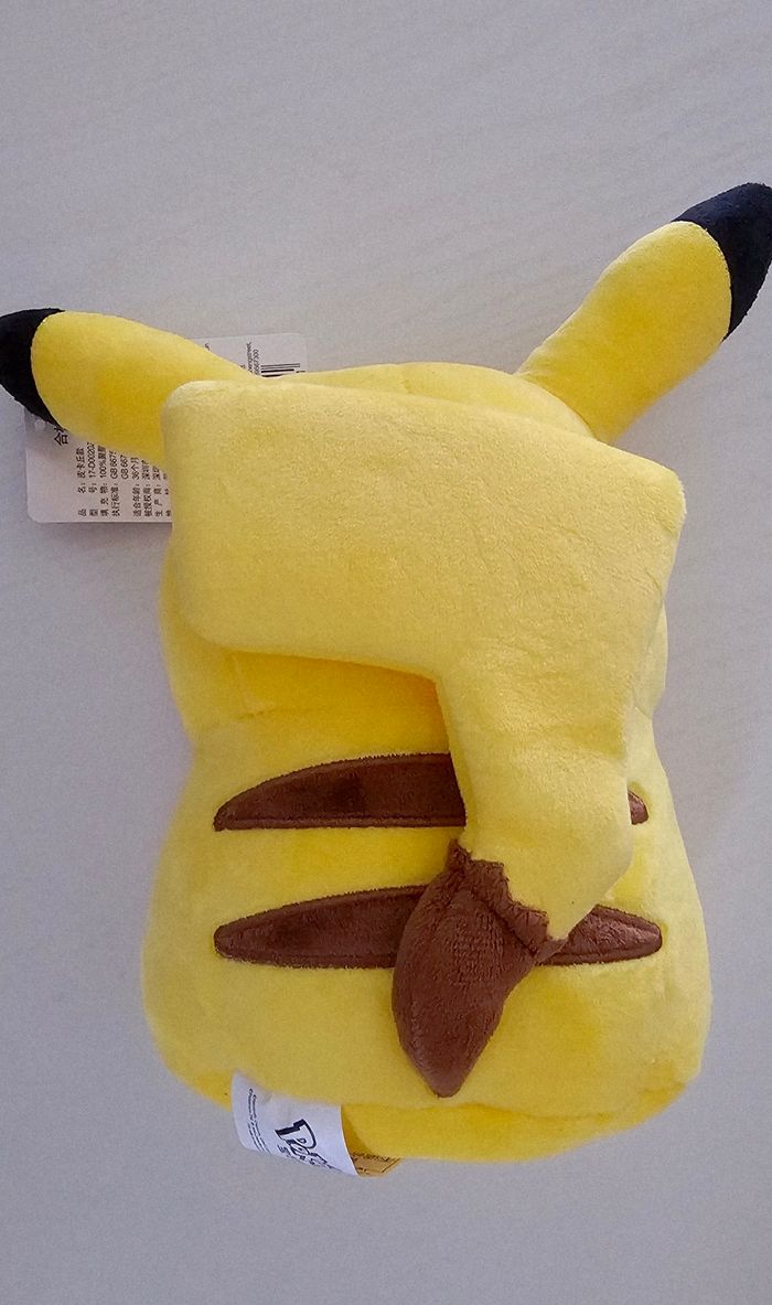 Peluche Pokemon Pikachu - photo numéro 2