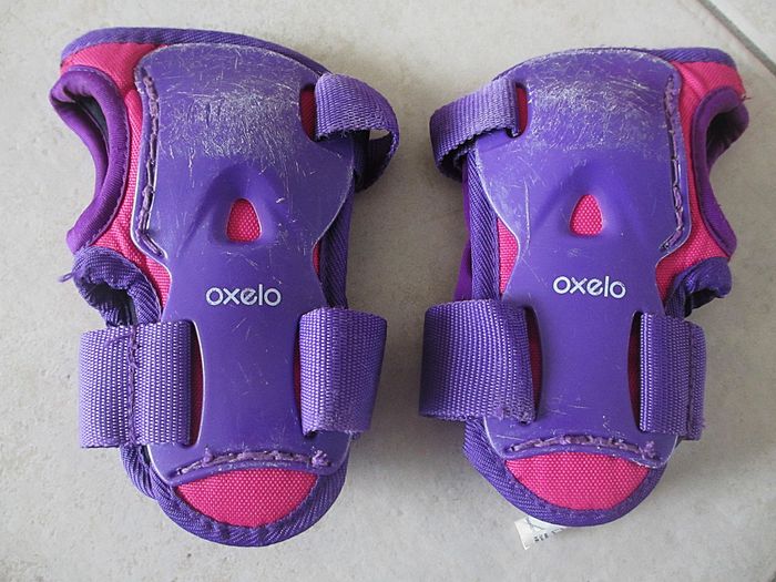 Set de 3 x 2 protections roller / trottinette/ skate enfant Play Oxelo XS 6-10 ans - photo numéro 4