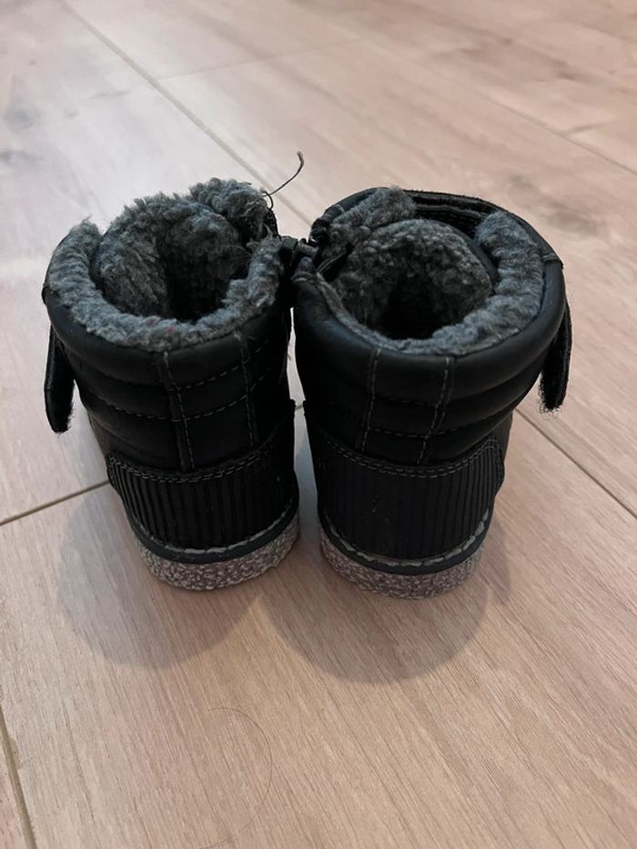 Bottines noire taille 20 - photo numéro 2