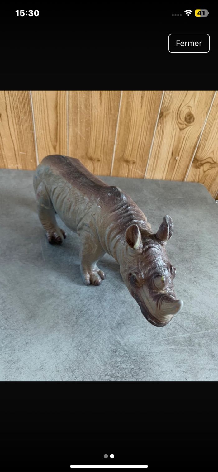 Rhinoceros en caoutchouc + autre - photo numéro 2