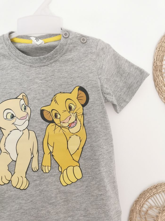 🧑 Bermuda 🩳 en toile 👶 Sergent Major
🖊️ ÉTAT ✅️: Parfait👌 - Avec étiquette🏷️ - Jamais porté 🆕
🖊️ DESCRIPTION🩳:
▪️Taille 24 Mois - 86 cm
▪️Matière: 100% coton
▪️Taille elastiquée à l'arrière ajustable de l'intérieur
▪️Fermeture par 1 bouton - photo numéro 3